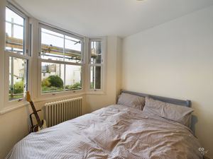 bed - click for photo gallery